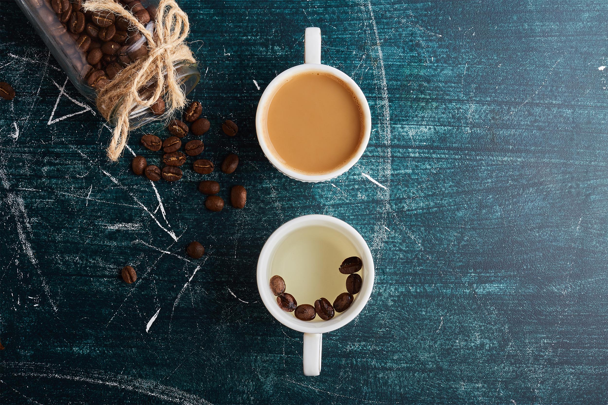 Tee oder Kaffee? Was ist gesünder & was solltest du trinken?