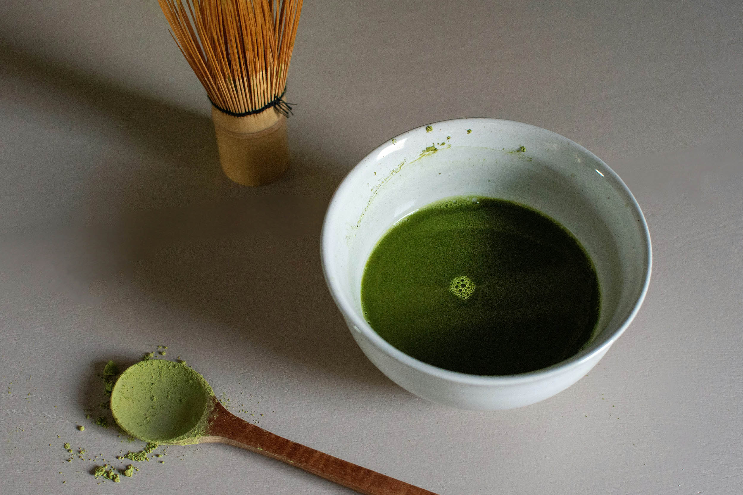 Ceremonial Matcha im Chawan mit feinem Schaum